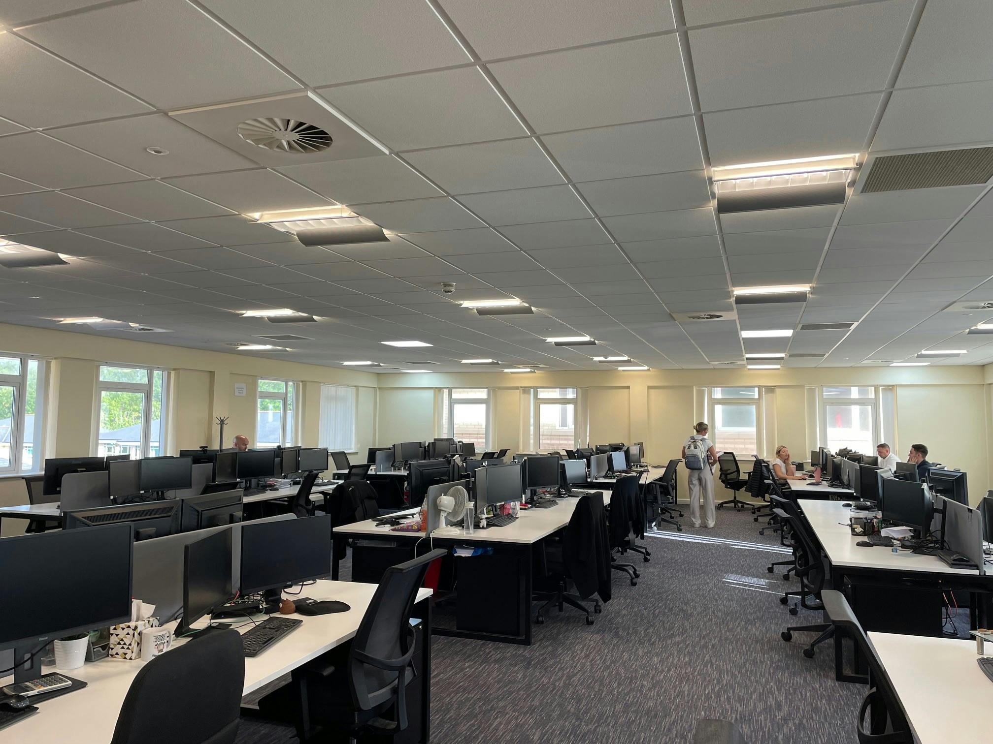 Ty Derw, Lime Tree Court - pic4.jpg