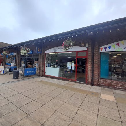 Unit 5, Chineham Shopping Centre, Basingstoke, Retail To Let - 20220817_102929.jpg