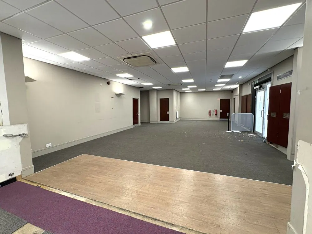 1-7 Manorsfield Road, Bicester, Office / Retail To Let - IMG_3683.jpg