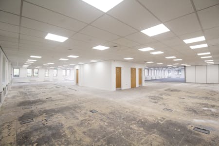 Hampton Court, Manor Park Avenue, Runcorn, Office To Let - IMG_9385 copie.jpg