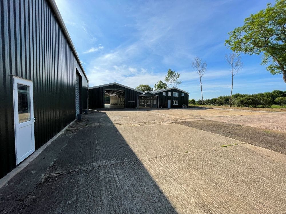 Chipping Warden Barns, Chipping Warden, Industrial / Industrial/Logistics To Let - IMG_0058.jpg