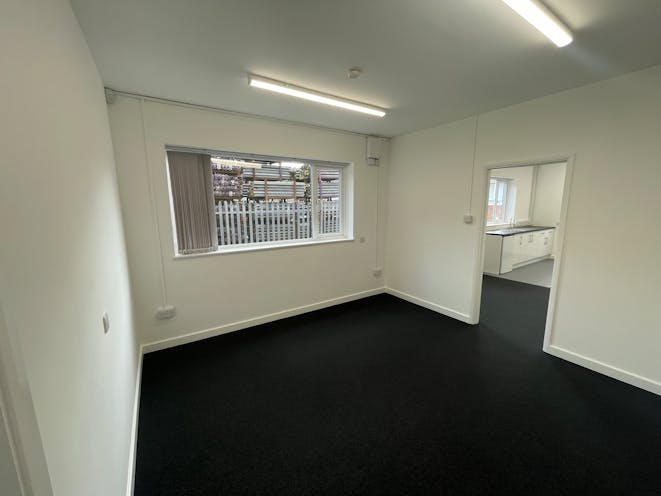 Building A155, Cutbush Lane, Reading, Office To Let - IMG_1228.JPG