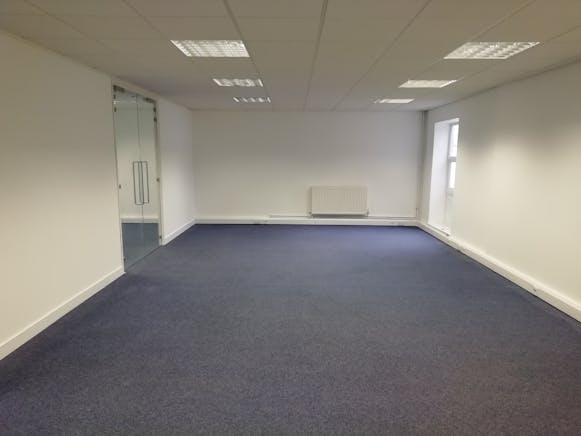 First Floor Offices, 21 London Road, Reading, Offices To Let - internal 3 .jpg