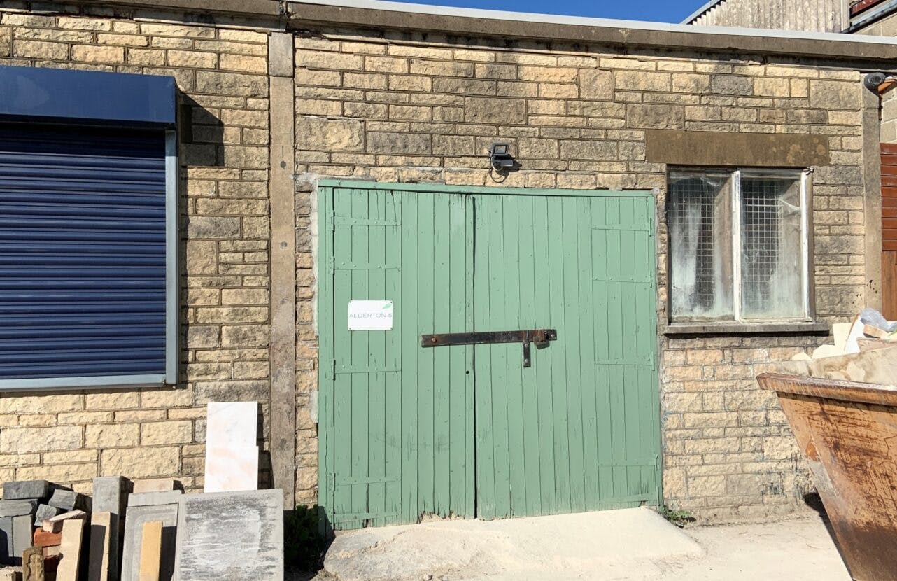 Alderton 5, Priory Park Industrial Estate, London Road, Tetbury, Industrial To Let - Alderton-5-Storage-to-Let-External-1-1282x830.jpg