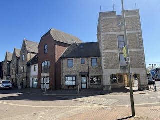 1 Oxford Road, Kidlington, Retail To Let - IMG_2929.JPG