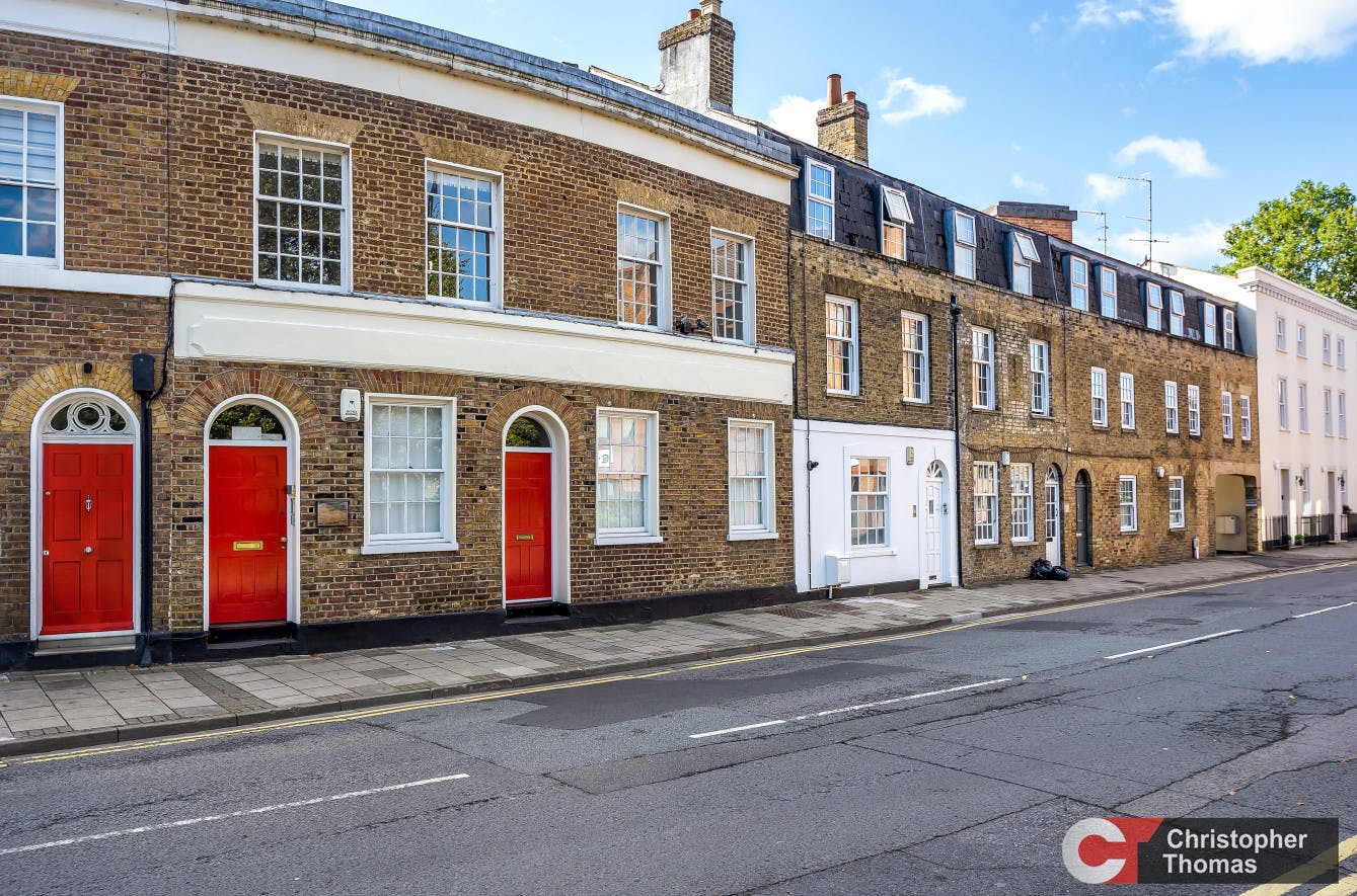 27 Victoria Street, Windsor, D1 / Office To Let - Victoria Street Frontage.jpg