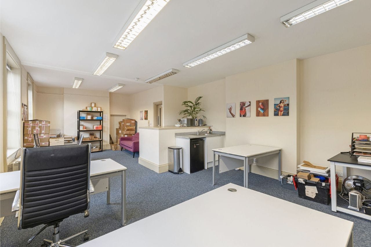 First Floor, 11-15 High Street, Marlow, Offices To Let - 11-15 High Street 6.jpg