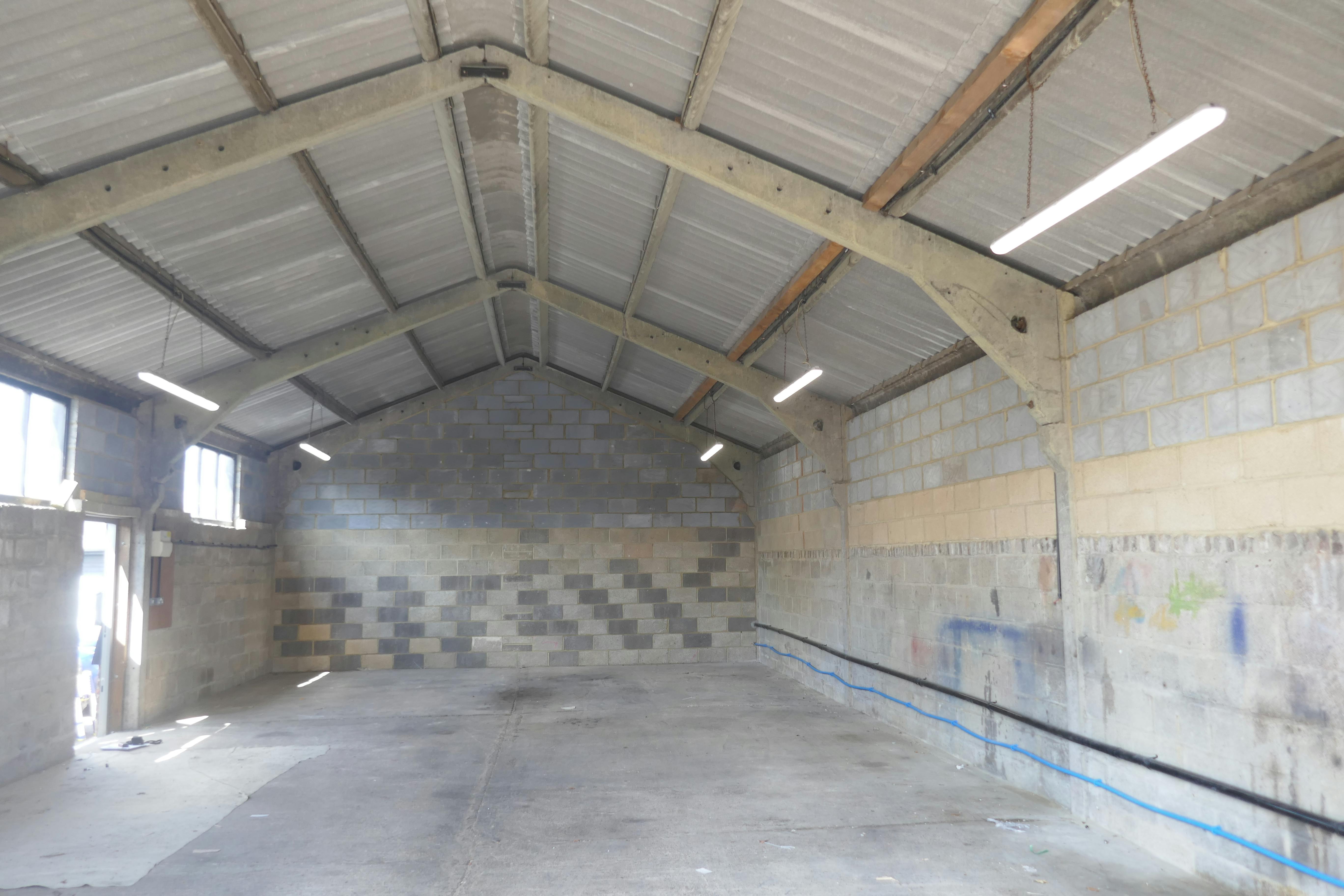 Unit 9, Crumps Farm, Sawbridgeworth, Industrial To Let - P1020913.JPG