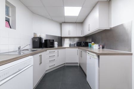 Hampstead Lodge, 77-81 Bell Street, London, Office / Retail To Let - KITCHEN 2.jpg