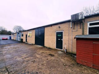 Unit 4 Station Approach, Basingstoke, Industrial To Let - 20241217_130437.jpg