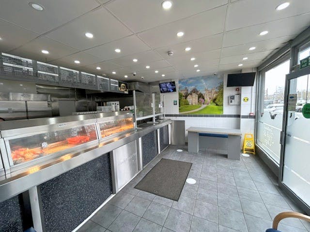 244 Dedworth Road, Windsor, Residential / Retail For Sale - Servery ii.jpg