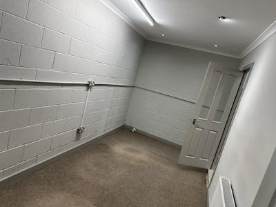Unit 9, Cloberfield industrial Estate, Milngavie, Industrial To Let - 222bcb3e6bc0443b9f70560c5aa755fe.JPG