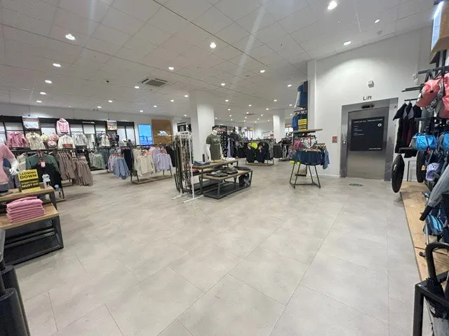 126 Peascod Street, Windsor, Retail To Let - First Floor retail showing lift ii.jpg