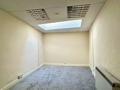 48 High Street South, Dunstable, Office To Let - IMG_6495.JPG