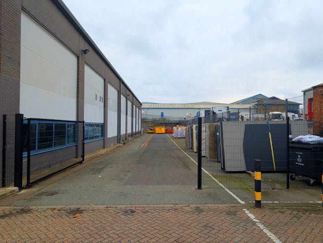 Unit 6a Waterglade, Weston Avenue, West Thurrock, Warehouse & Industrial To Let - yard.JPG