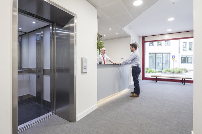 Pinnacle House, London, Serviced Office To Let - Pinnacle House, EC3 picture No. 8