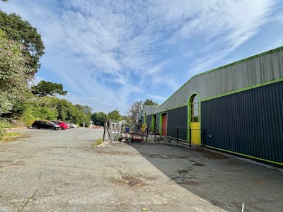 Unit 4, London Road Industrial Estate, Pembroke Dock, Industrial To Let - 4 LR Pembroke 01.jpg