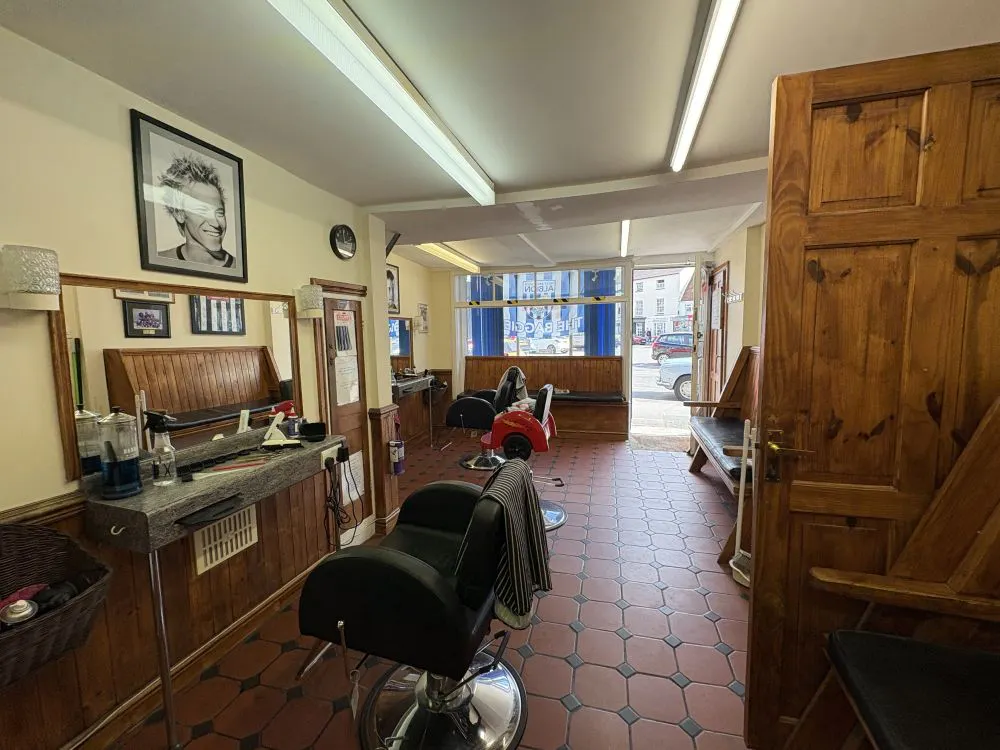 18 Market Square, Bicester, Office / Retail To Let - IMG_3532.jpg