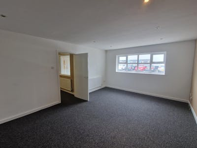 Discovery Park, Stockport, Industrial/Logistics To Let - 20250701_120941.jpg