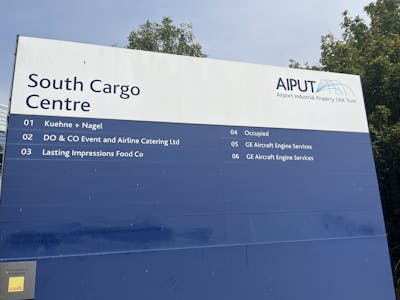 Units 5 & 6 South Cargo Centre, Feltham, Heathrow, Warehouse To Let - IMG_6610.jpg