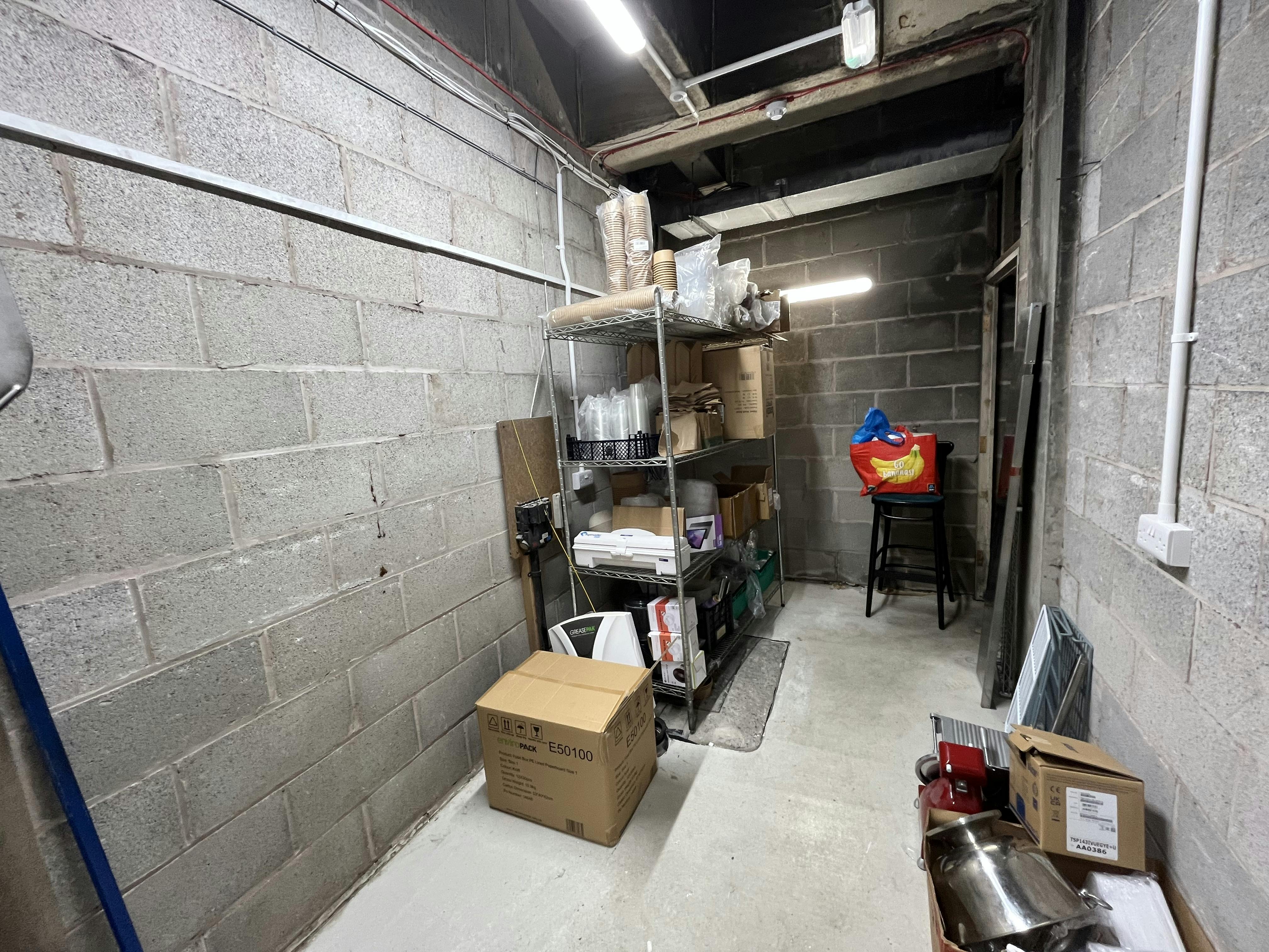 Unit C, Bridestone Shopping Centre, Congleton, Retail To Let - IMG_0565.jpg