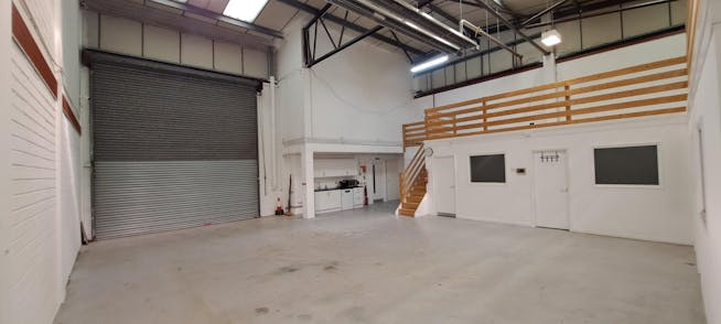 3 Elliott Park, Aldershot, Industrial / Warehouse To Let - 20260302_143141.jpg