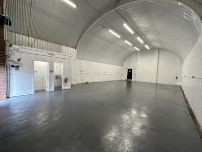 Arch 31 London Stone Business Estate, Battersea, Industrial To Let - 20230801_141611083_iOS.jpg