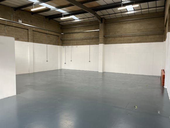 Unit 5A Bessemer Crescent, Rabans Lane Industrial Estate, Aylesbury, Industrial To Let - Internal 2.JPEG