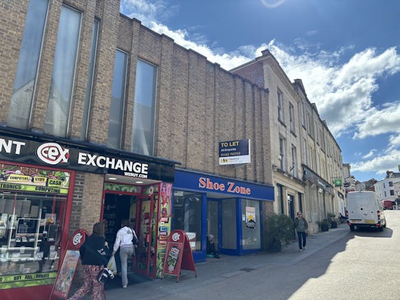 63 High Street, Stroud, Retail To Let - IMG_5151.jpg