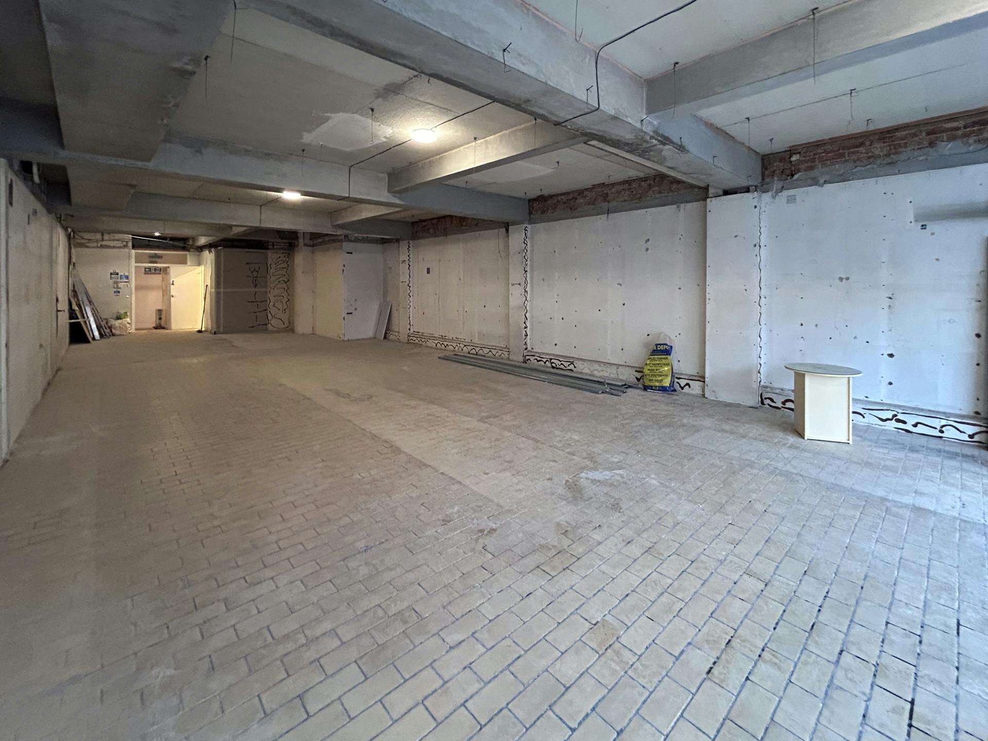 Retail/Shop in Bournemouth - photo 3