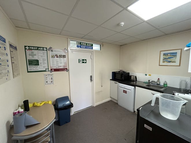 Part first floor, 92-94 Cranleigh High Street, Cranleigh, Offices To Let - IMG_9353.jpg