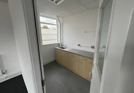 Unit 6 Multipark Norcot, Reading, Industrial/Logistics To Let - aead3515fc1a32e63ad1bb4f12611bbf-8.jpg