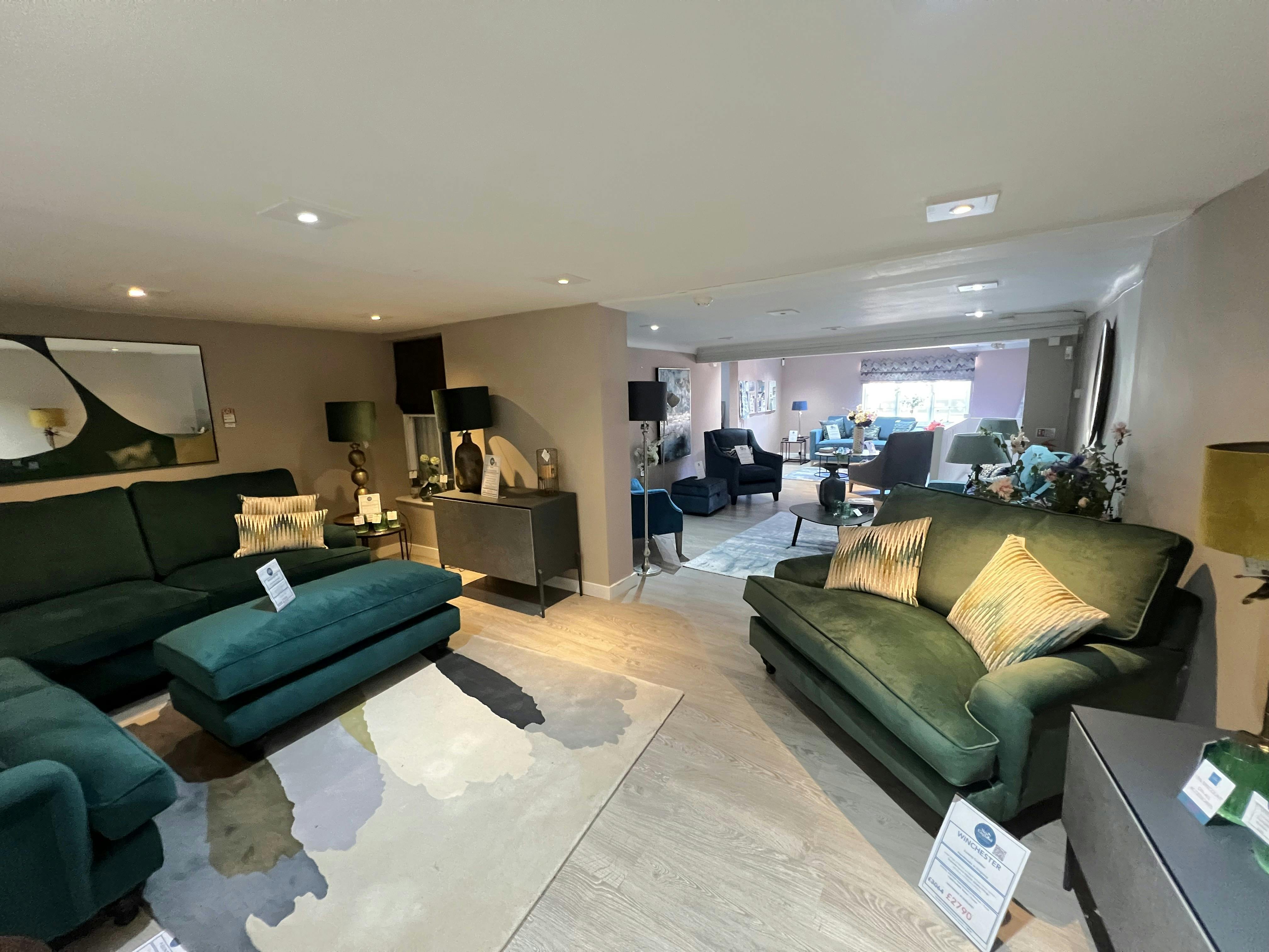 60-62 East Street, Horsham, Retail To Let - IMG_9098.jpeg