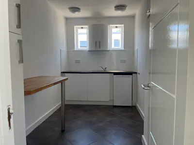 Linchmere Place, Ifield, Crawley, Industrial / Light Industrial To Let - WEB IMG_0768.JPG