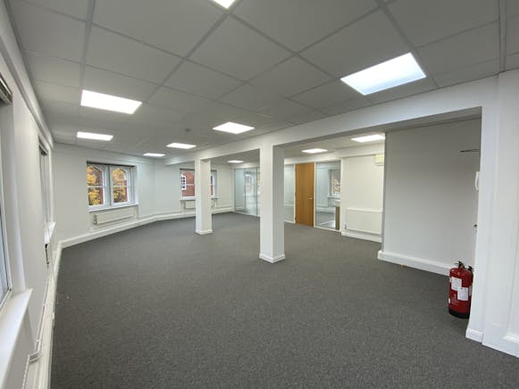 Suite 3, Victoria House, South Street, Farnham, Offices To Let - IMG_1366.jpg