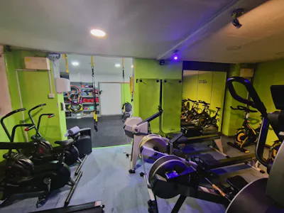 R/o 440 Dunstable Road, Luton, Industrial / Office / Other / Retail To Let - WhatsApp Image 2026-07-15 at 10.41.11 (1).jpeg