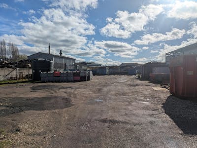 Unit 9 Stubs Industrial Estate, Hollybush Lane, Aldershot, Industrial / Open Storage To Let - PXL_20260224_133604379.jpg