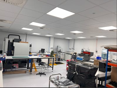 One Vision Park, Cambridge, Laboratory / Office To Let - lab 2.png