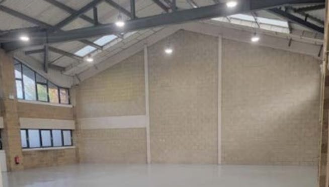 Unit 76 Powder Mill Lane, Dartford, Industrial To Let - Dartford - 76 Powder Mill warehouse.jpg