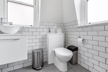 1 Greenhill Rents, London, Office To Let - 38_13359.jpg