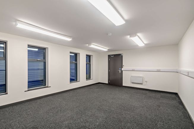 19 Lenton Drive, Leeds, Industrial/Logistics / Trade Counter To Let - 8678306-interior02-800.jpg