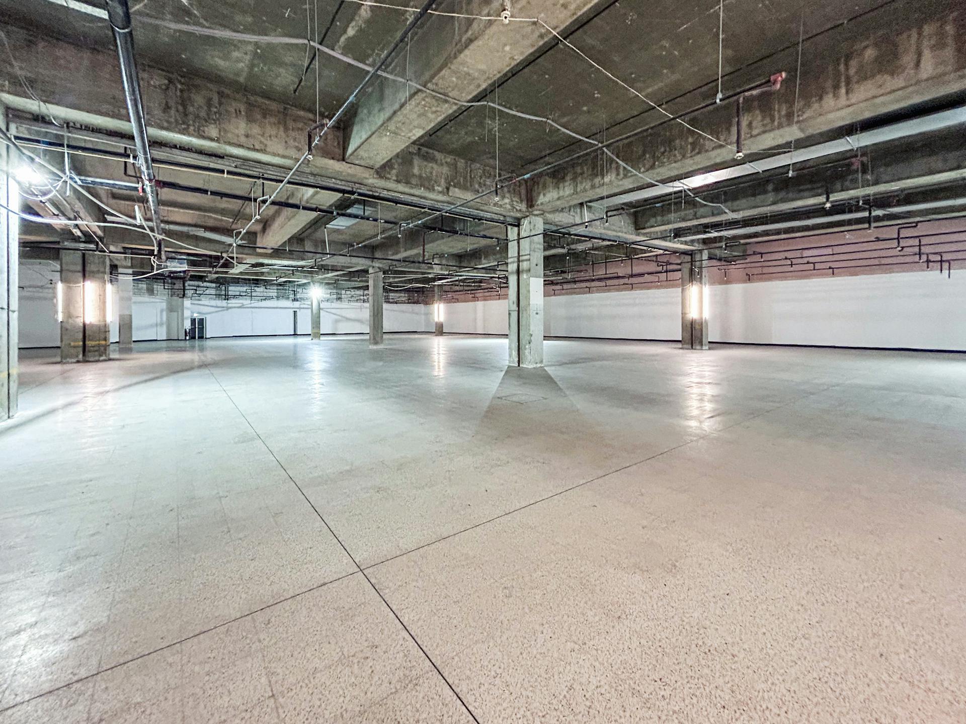 Retail/Shop in Bournemouth - photo 3