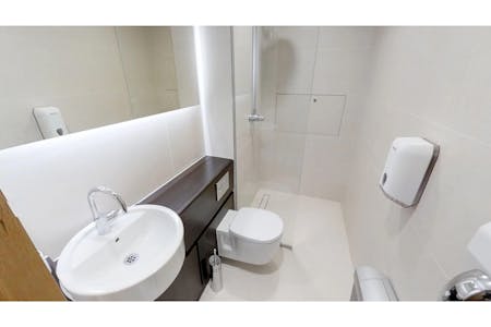 100 Brompton Road, London, Office To Let - ciUFnvzpFP4 - 1F SHOWER ROOM.jpg