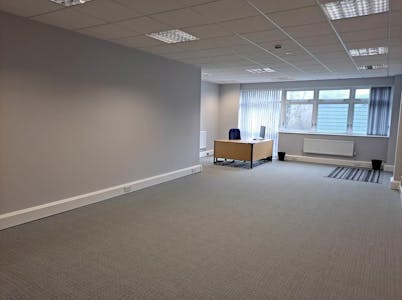 Unit 30 Chess Business Park, Chesham, Industrial To Let - Unit 30 Moor Road  front office 7.jpg