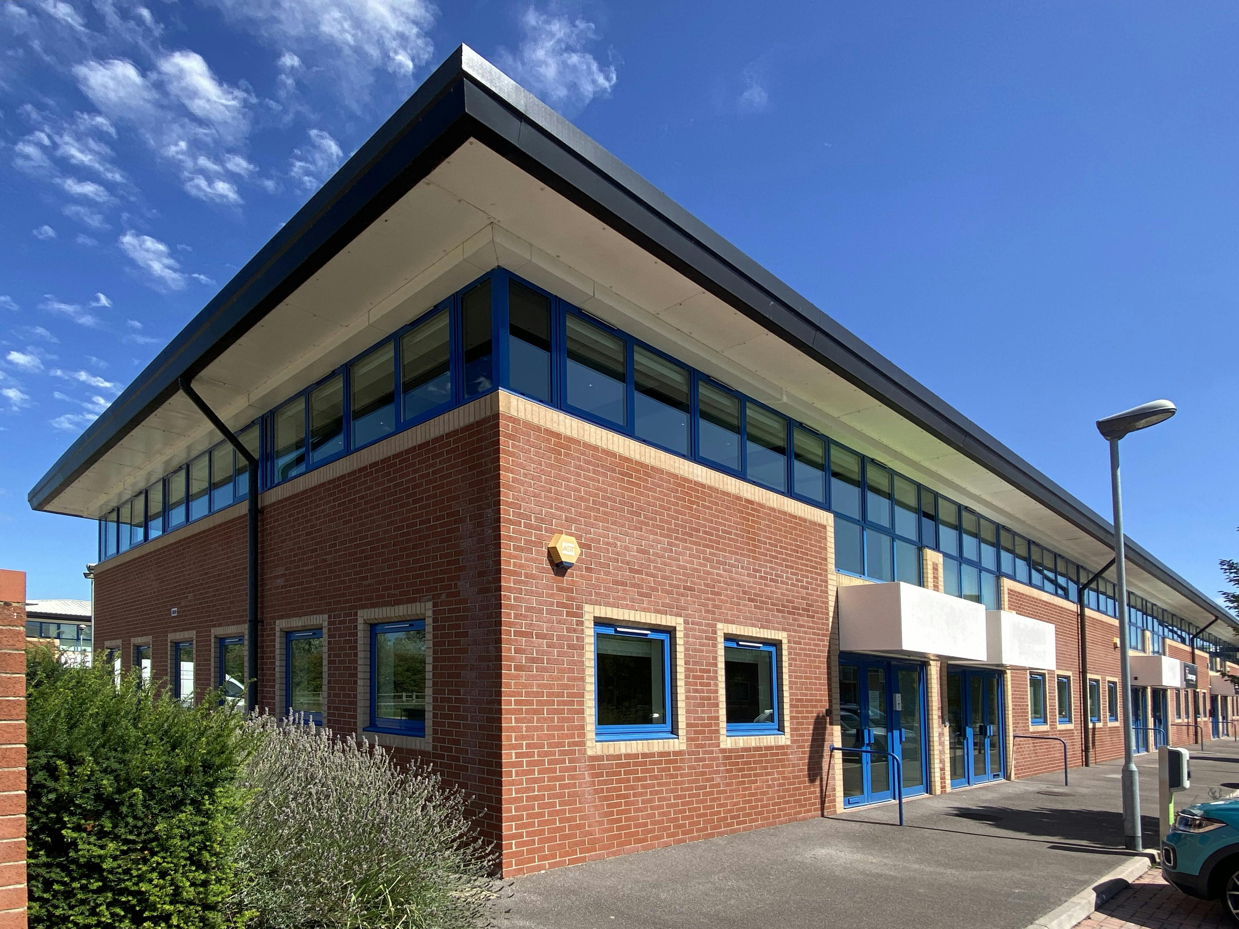 Theale Lakes Business Park, Theale, Reading, Offices To Let - 789 corner.jpg