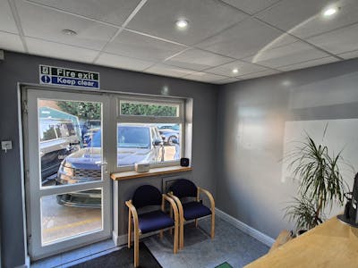 Unit 18, Stockport, Industrial/Logistics / Trade Counter To Let - 20260304_102817.jpg