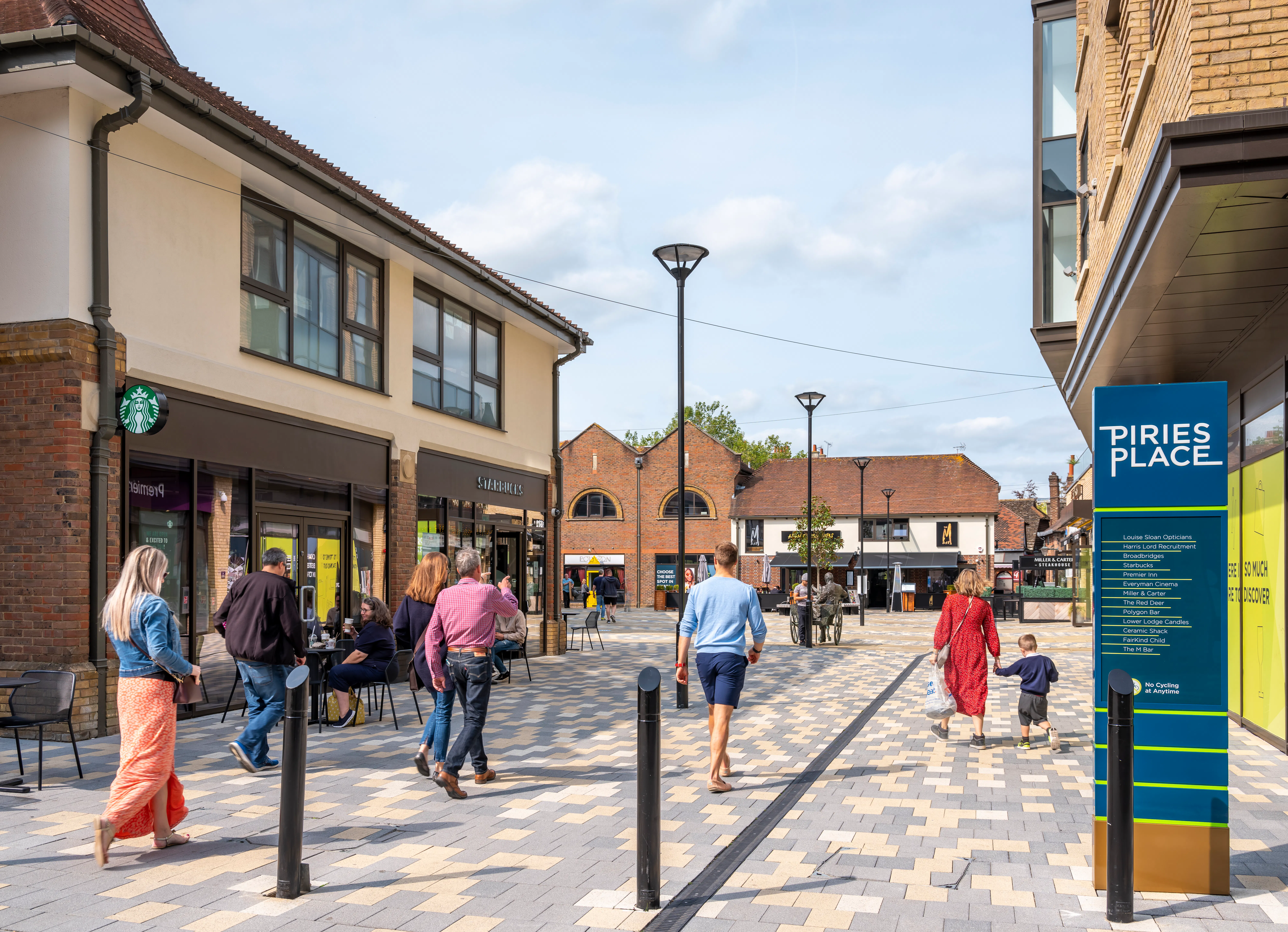 1 Piries Place, Horsham, Retail To Let - Horsham 0015.jpg