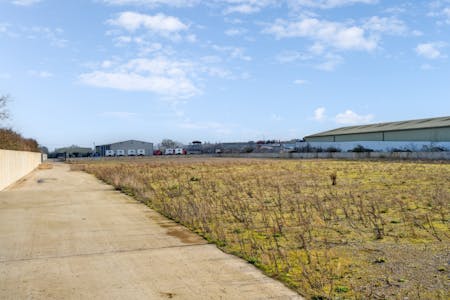 Land On The West Side Of Rycote Lane, Thame, Open Storage To Let - DSC04524  800px.jpg