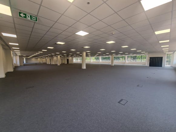 First Floor Unit B The Crescent, Jays Close, Basingstoke, Industrial / Industrial / Office To Let - 20250806_105113.jpg
