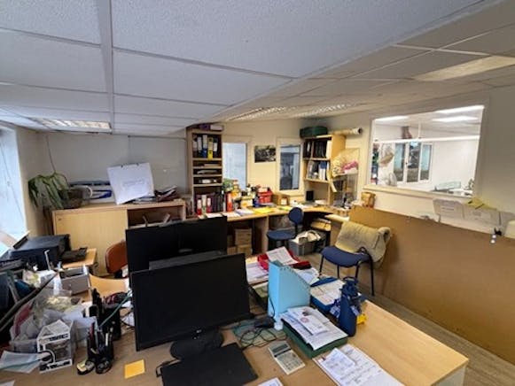 Unit 1 Abbas Business Centre, Itchen Abbas, Industrial / Office To Let / For Sale - ABCUnit1Picture 7 - 12 01 2026.jpg